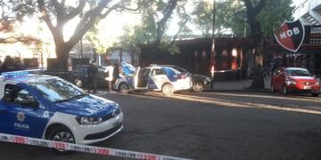 La puerta de la sede rojinegra fue escenario del asesinato de Matías \
