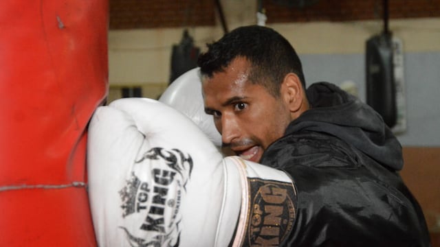 Jonathan Barros, enfrentará a Jaime Arboleda por el título vacante WBA Fedebol en una pelea de 10 asaltos en el "Centro de Convenciones Vasco Nunez de Balboa" en Bella Vista, Panamá.