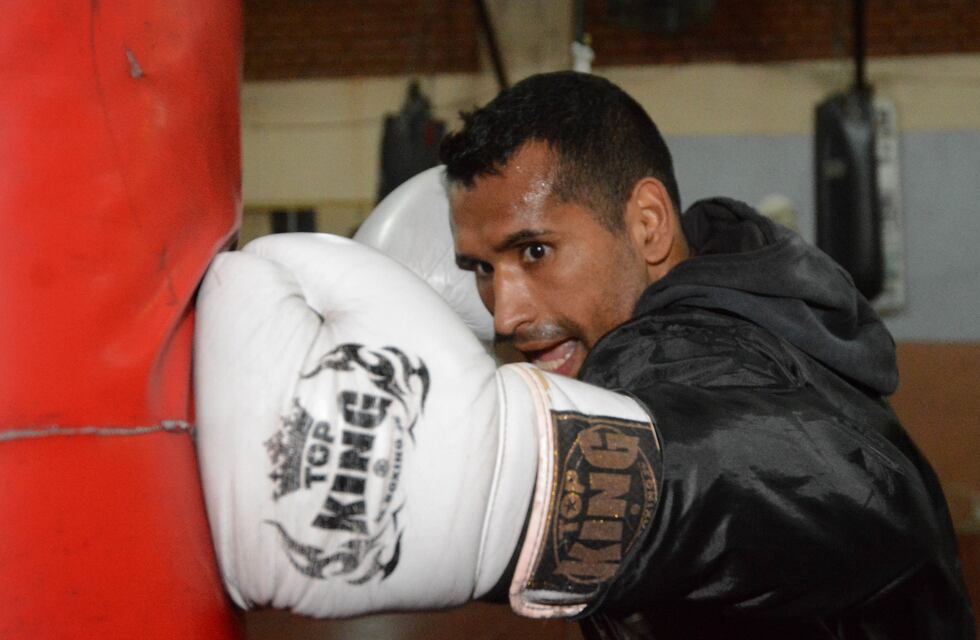 Boxeo: Jonathan Barros enfrentará a Jaime Arboleda por el título vacante WBA