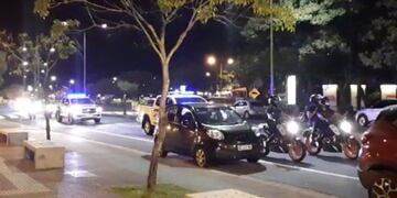 La Costanera de Posadas con circulación abundante a pesar de la emergencia sanitaria, este martes 17 de febrero\u002E (Misiones Online)