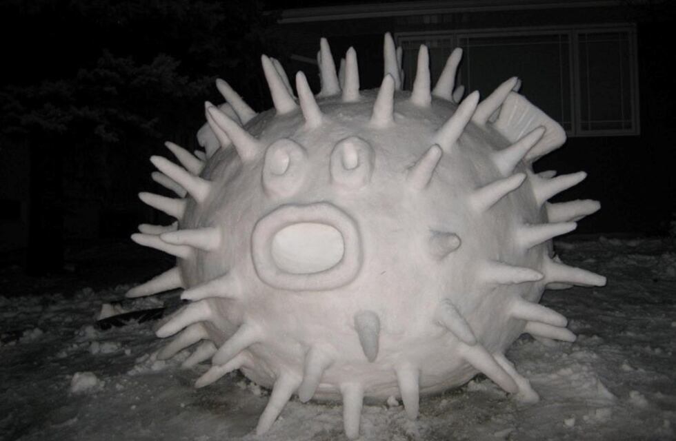 Obras de arte en la nieve: No se conforman con los clásicos muñecos
