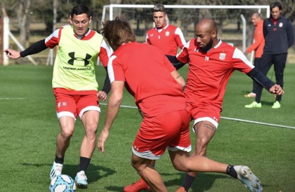 Estudiantes se prepara para su encuentro frente a Vélez en La Plata