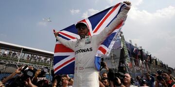 Lewis Hamilton se consagró campeón del mundo por cuarta vez\u002E Foto: AP\u002E