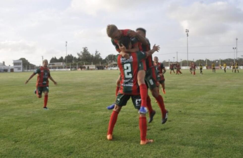 Olimpo volvió a perder y sigue último