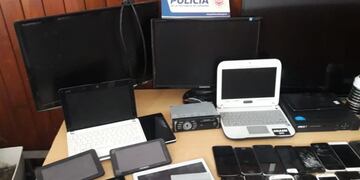 Decenas de elementos secuestrados tras un allanamiento en Alta Gracia