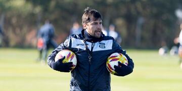 El Cacique Medina no quiere perder ritmo futbolístico y habría un amistoso con Velez\u002E