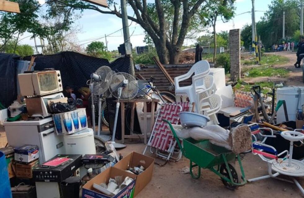 Se habían robado desde un lavarropas hasta una calesita y los detuvo la policía