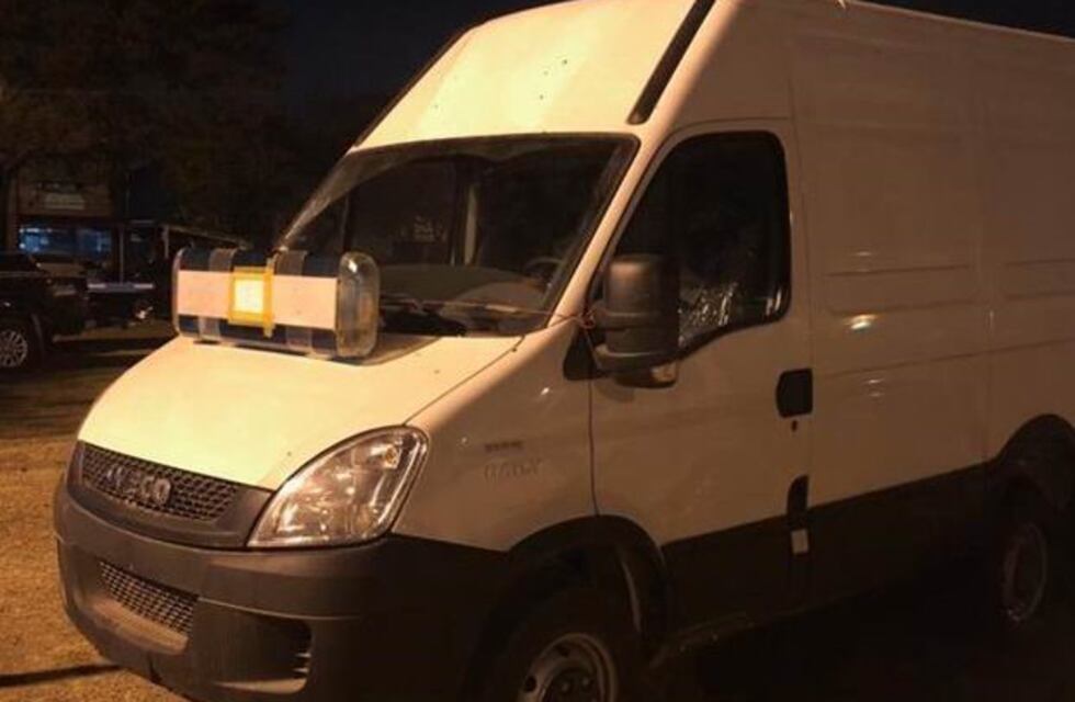 Hallaron supuesta combi sanitaria preparada para el tráfico de marihuana