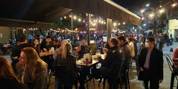 Bares repletos en Palermo y Recoleta en el primer fin de semana de apertura (Foto: Twitter)