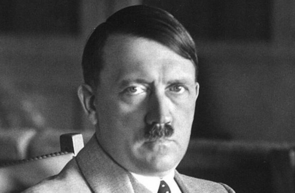 ¿Hitler se refugió en la Argentina? Alejandro Rosas cuenta la verdad en #SecretosDeGuerra