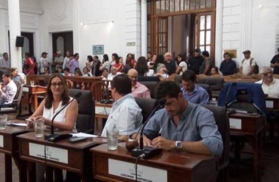 Concejales y mayores contribuyentes aprobaron el endeudamiento por $20 M para la compra de maquinaria