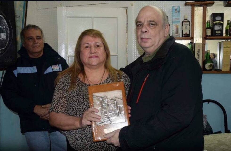 El programa Rescate 1900 reconoció al bar "Los Petroleros"