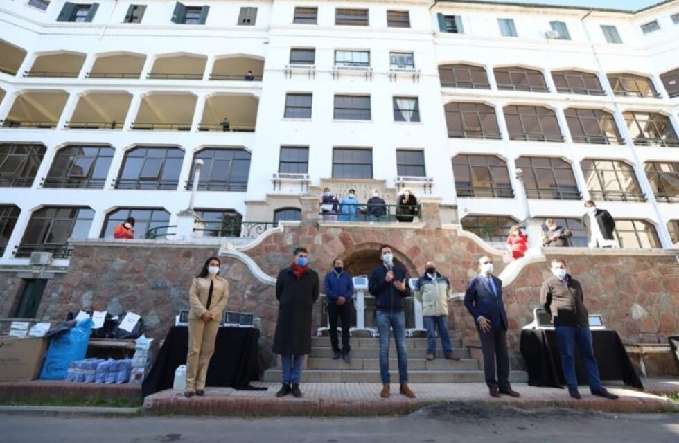 La Provincia entregó respiradores, monitores y un ecógrafo al Hospital Domingo Funes