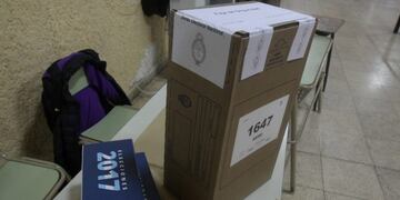 DYN01, BUENOS AIRES, 13/08/2017, PASO 2017, TODO LISTO PARA ELECCIONES EN UNA ESCUELA EN LA BOCA\u002E  FOTO:DYN/CARLOS GRECO