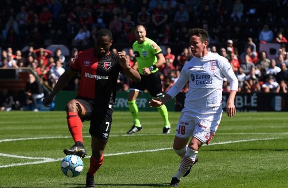 Luis Leal no descarta irse de Newell's antes de que se reanude la Superliga