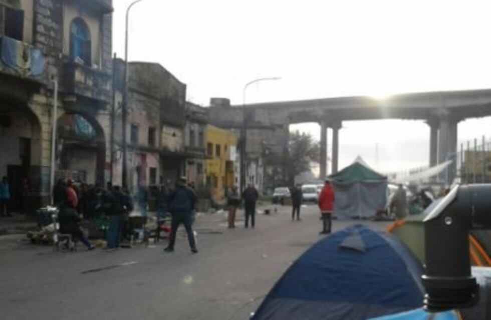 Tras el incendio en el conventillo de La Boca, 16 familias durmieron a la intemperie