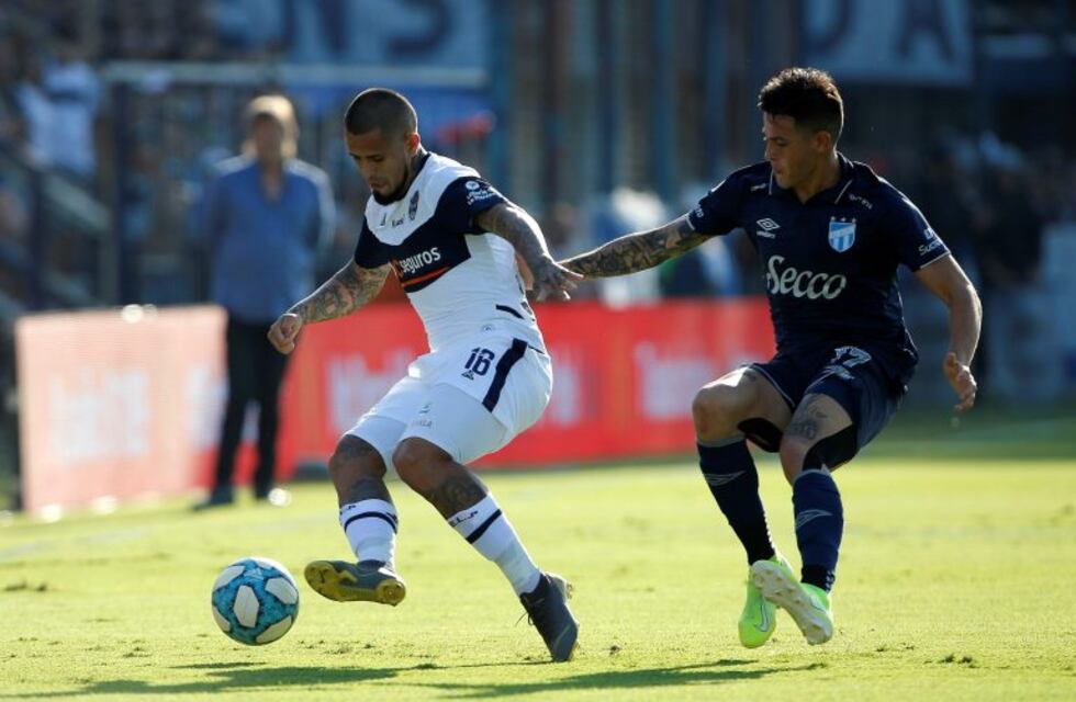 Con bajas, Atlético Tucumán viajó a a la Plata para medirse con Gimnasia