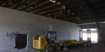 Las maquinas ya se encuentran en el predio dónde funcionaba el Mercado de Abasto\u002E