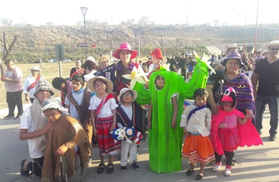 La Fiesta Nacional de los Estudiantes se palpita con el desfile Bienvenida Primavera