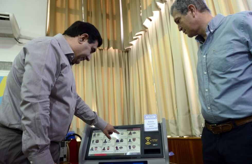 Abrieron licitación de la boleta electrónica que se utilizará para votar en la elección de concejales