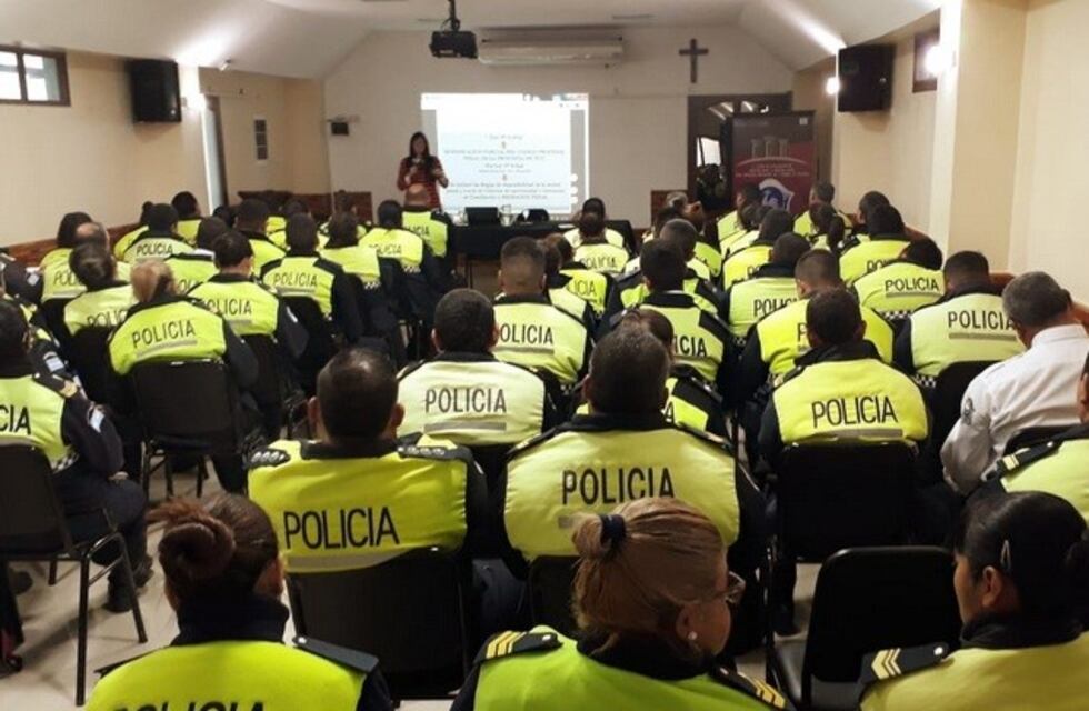 Capacitan a personal policial en mediación judicial
