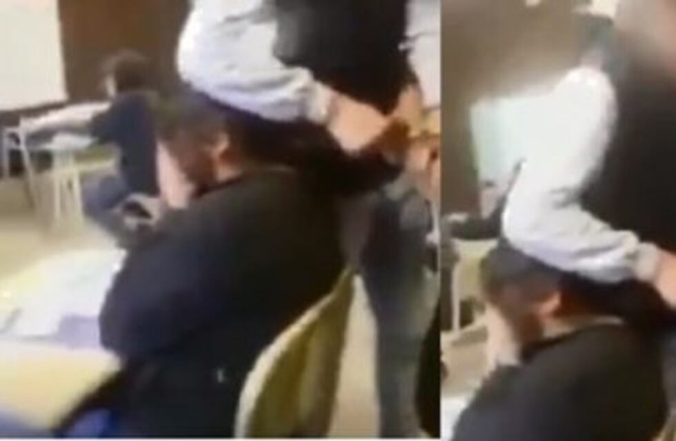 Bullying: grabaron a una joven a mientras le cortaban el pelo a la fuerza en plena aula