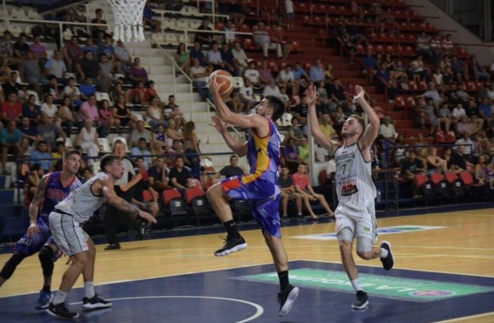 Quimsa cortó la mala racha y goleó a Estudiantes
