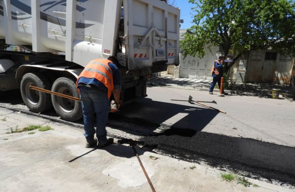 Reparación de pavimentación en calle Murature