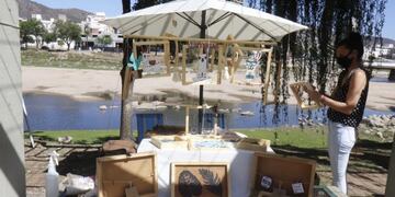 Este fin de semana se llevaron a cabo nuevas ediciones de las ferias barriales de economía social en Carlos Paz\u002E