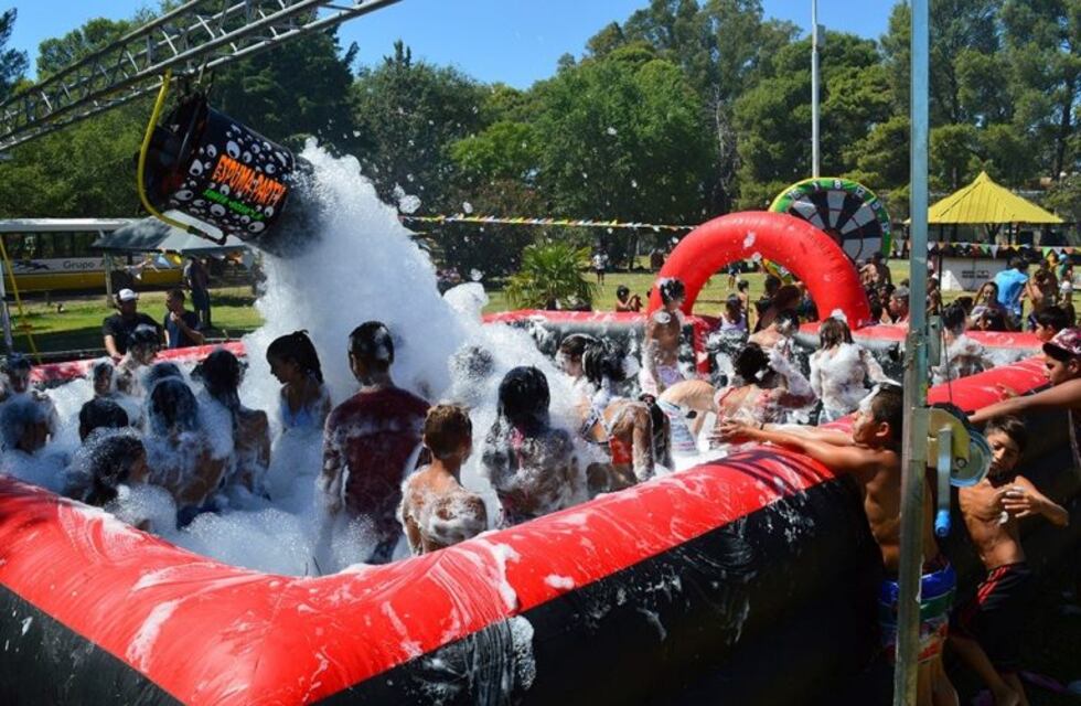 Jornada especial de festejo con juegos acuáticos como cierre del programa Pro Vida