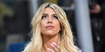 -FOTODELDÍA- EPA4016\u002E MILÁN (ITALIA), 13/05/2019\u002E- Wanda Nara, esposa del futbolista Mauro Icardi del Inter, asiste este lunes, a un juego de la Serie A entre Inter FC y Chievo Verona en el estadio Giuseppe Meazza, en Milán (Italia)\u002E EFE/DANIEL DAL ZENNARO