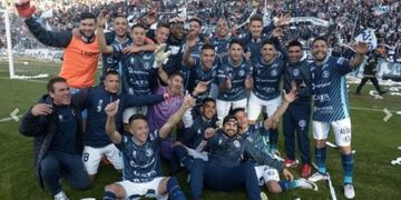 Independiente Rivadavia es uno de los finalista del torneo \