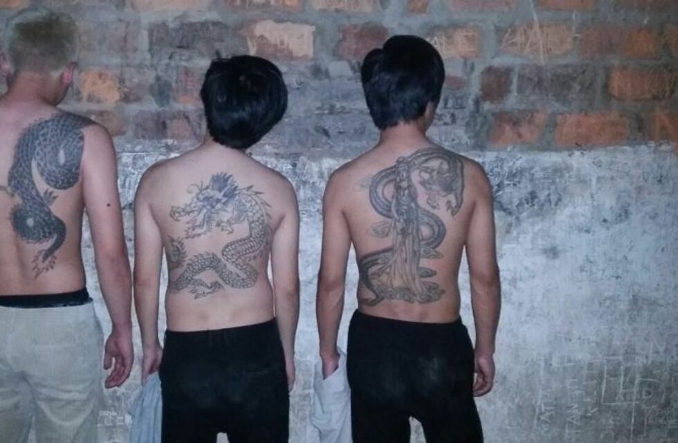 Hasta los dientes: detuvieron a tres chinos con armas, pasamontañas y precintos