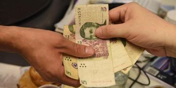 El BCRA informó que las entidades financieras deberán recibirlos hasta el 31 de agosto de 2021.