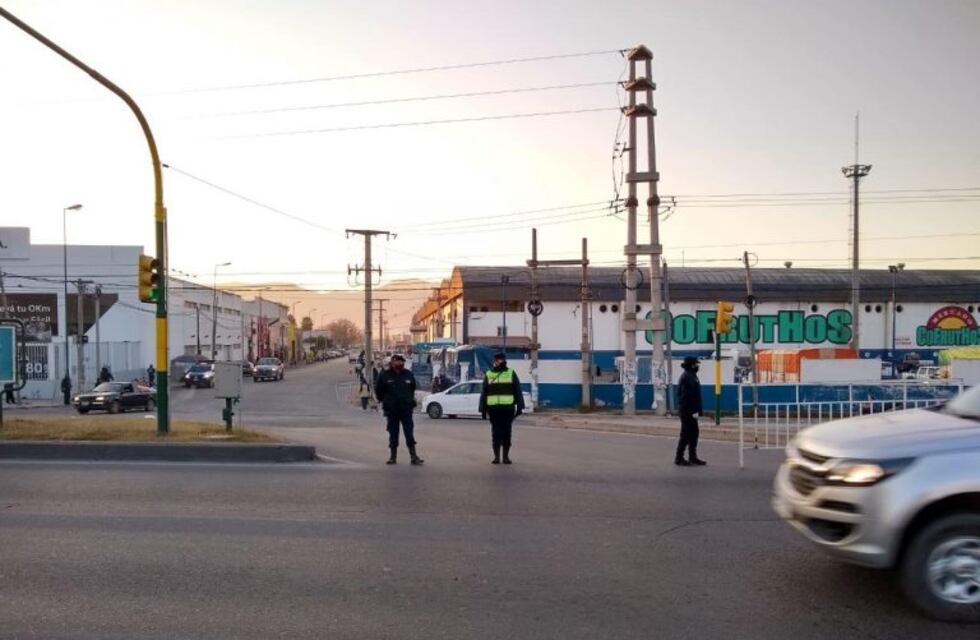 Vallaron tres barrios de la zona sur de la ciudad por controles de COVID-19