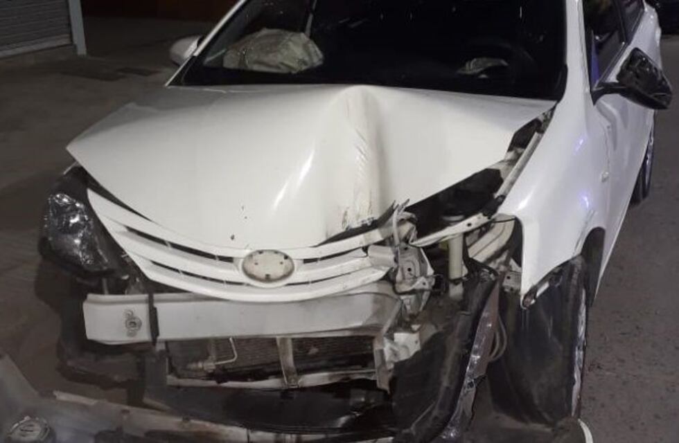 Dejó el auto para lavar, se lo robaron y lo encontró destrozado en la zona sudoeste de Rosario
