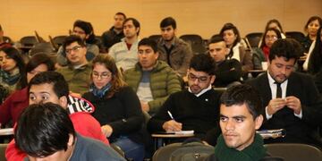 Estudiantes universitarios (Filosofía y Letras UNT\u002E Facebook)