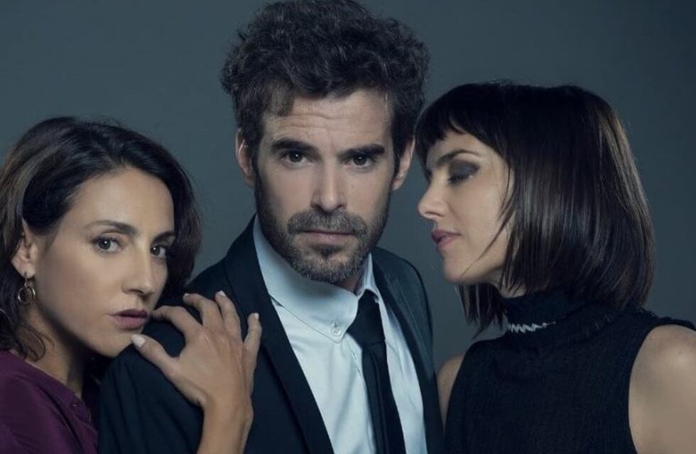 La caliente escena de sexo de Jazmín Stuart en "Tu parte del trato", ¿con Nicolás Cabré o un doble?