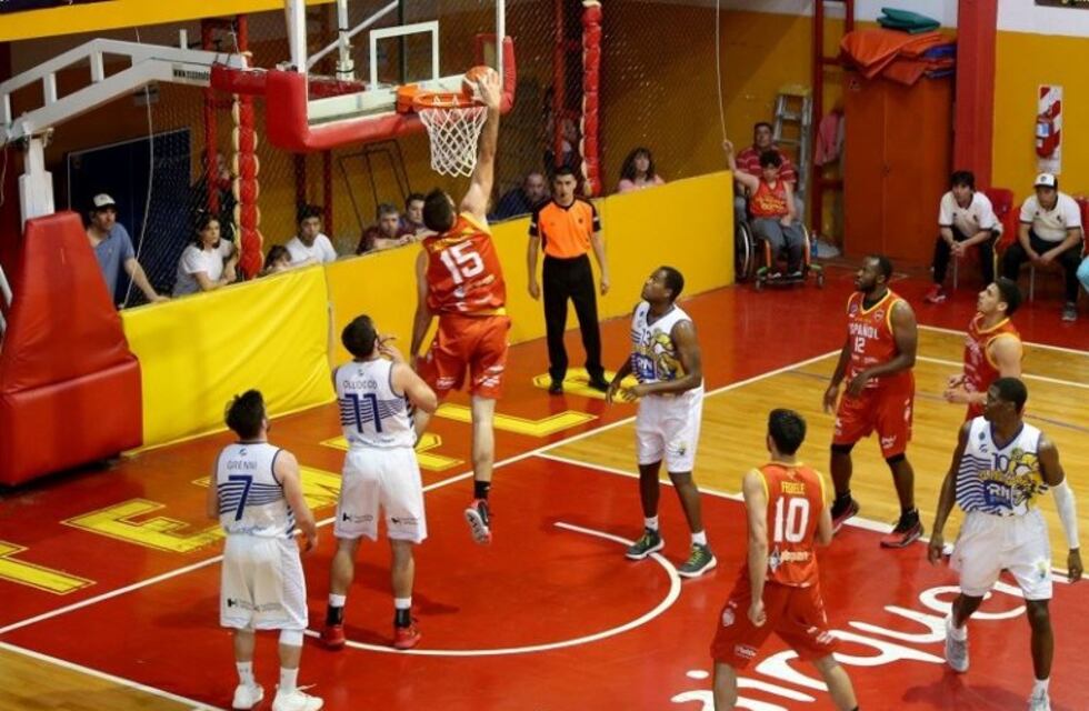 Manuel Olocco aportó 14 puntos en la derrota de Del Progreso