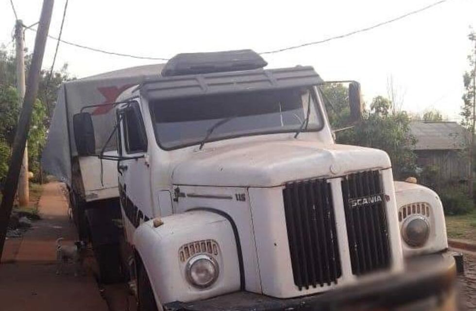 Robaron un camión cargado de harina de una playa de estacionamiento