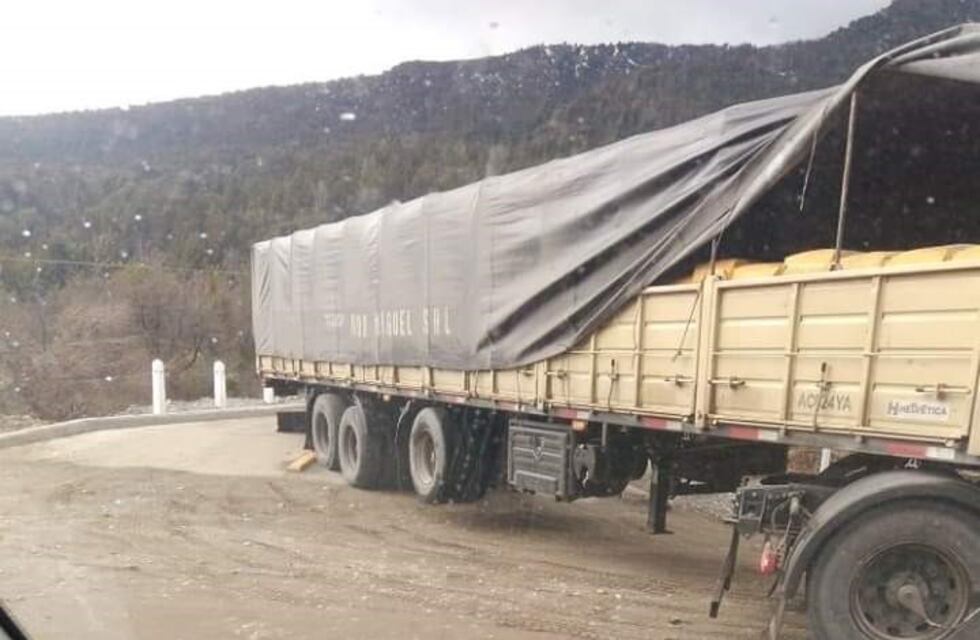 Un camión dañó un puente inaugurado el mes pasado en Bariloche