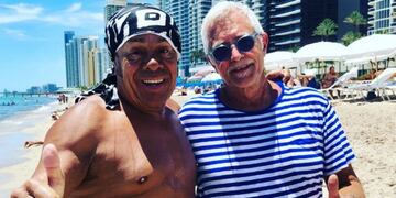 La Mona junto al DJ del hotel\u002E