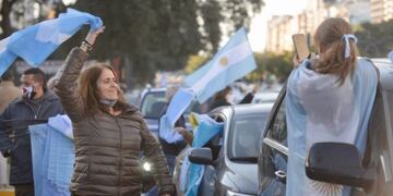 Banderazo por la República: las mejores fotos en el Obelisco (Fotos: Clarín)