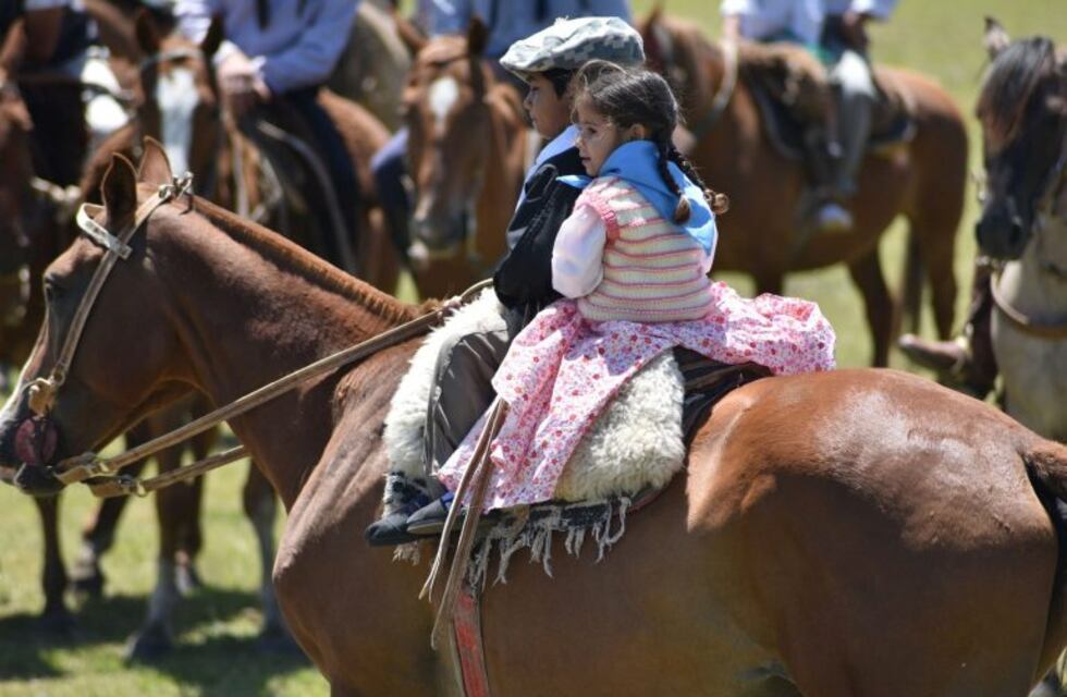 Con peñas y fogones  comienza la "Fiesta de las Costumbres Argentinas"