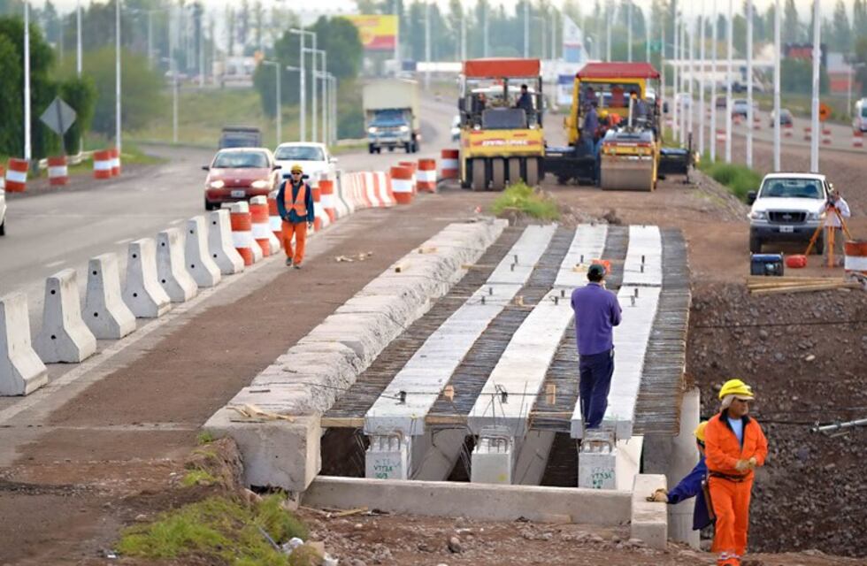 Paralizaron dos importantes obras financiadas por Nación y 80 trabajadores fueron cesanteados