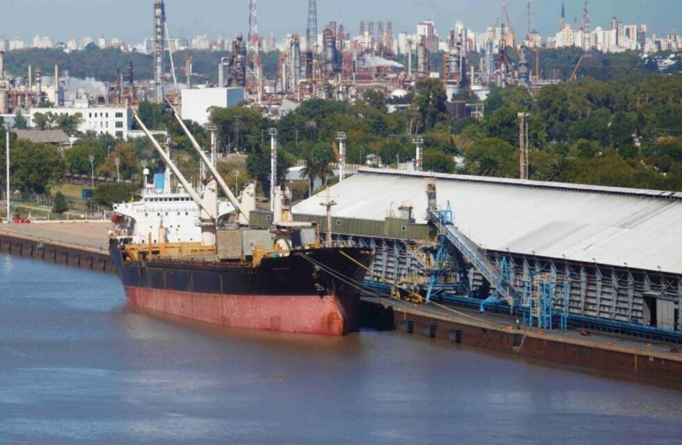 El puerto de La Plata fue calificado de estratégico para la generación de empleo y divisas para el país