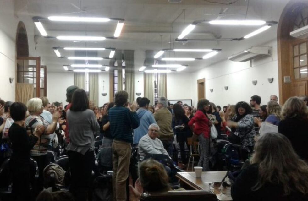 Docentes de la UNR levantaron el paro a pesar del rechazo del aumento acordado