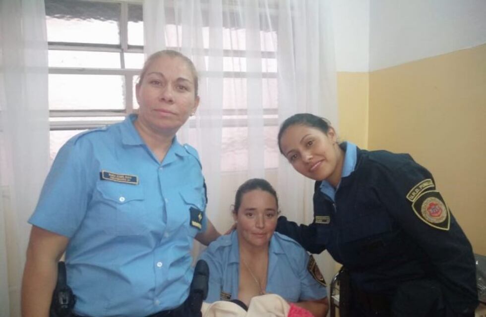 La Falda: abandonaron a un bebé en la puerta de una casa