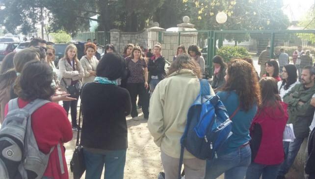 Los médicos comunitarios, frente al ministerio de salud.