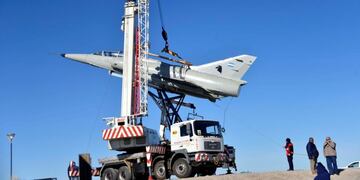 Instalaron el Mirage Dagger en el Memorial Malvinas en honor a la Fuerza Aérea\u002E